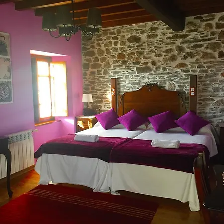 Os Tres Teixos Pension San Acisclo Buitenkant foto