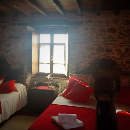 Os Tres Teixos Pension San Acisclo Buitenkant foto
