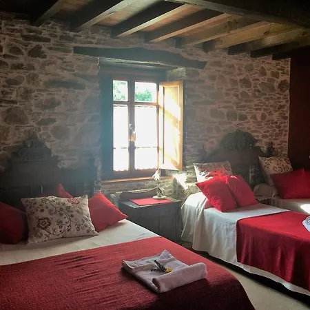 Os Tres Teixos Pension San Acisclo Buitenkant foto
