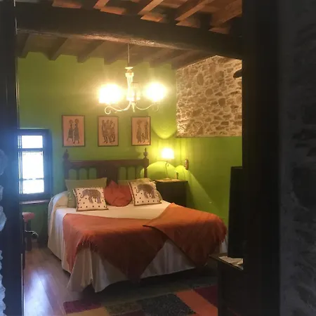 Os Tres Teixos Pension San Acisclo Buitenkant foto
