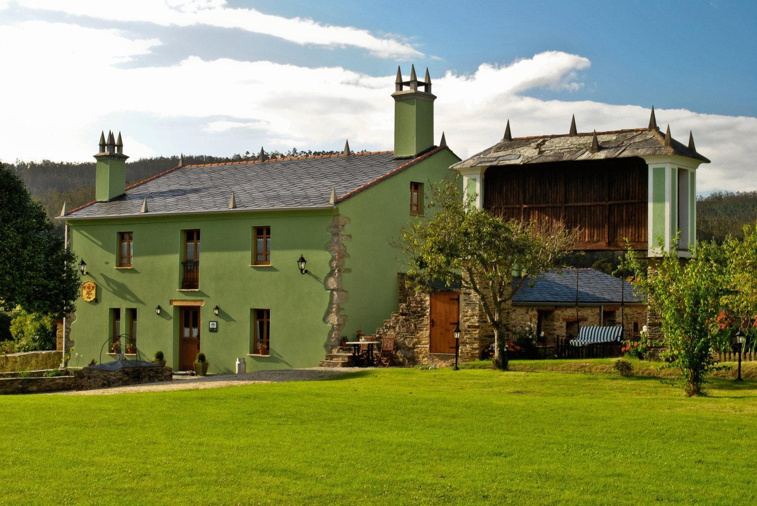 Os Tres Teixos Country house San Acisclo