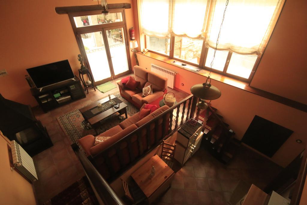 Os Tres Teixos Country house San Acisclo