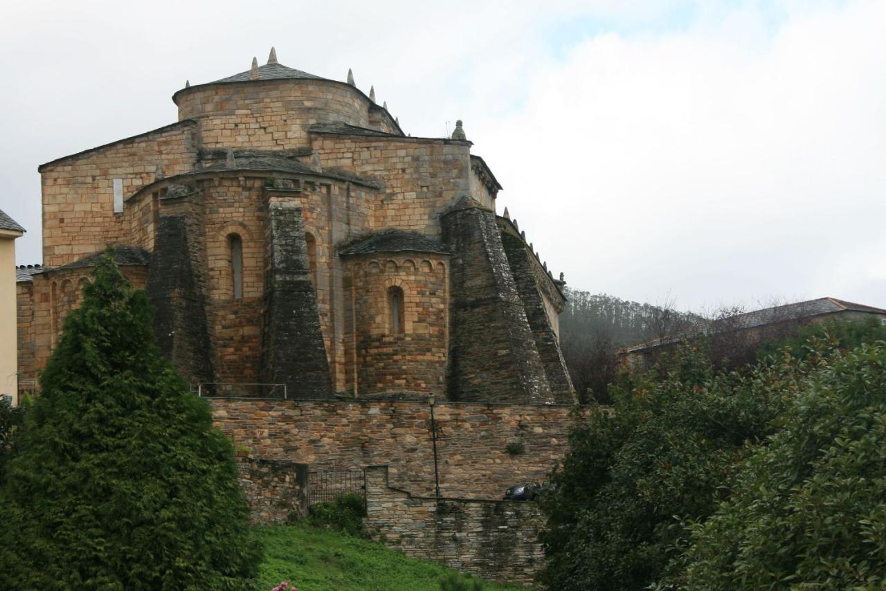 Os Tres Teixos Country house